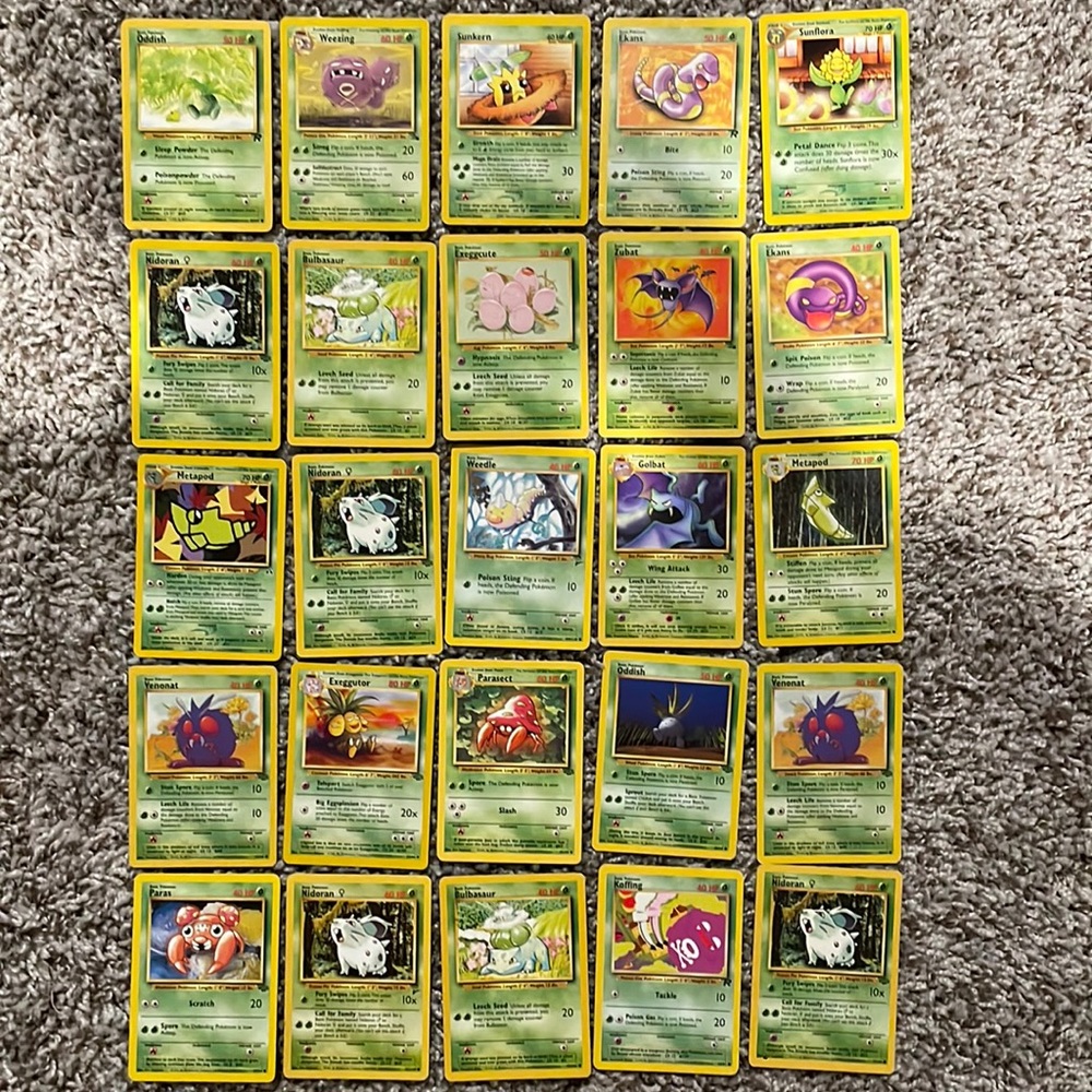 25 Assorted Grass Pokémon Cards